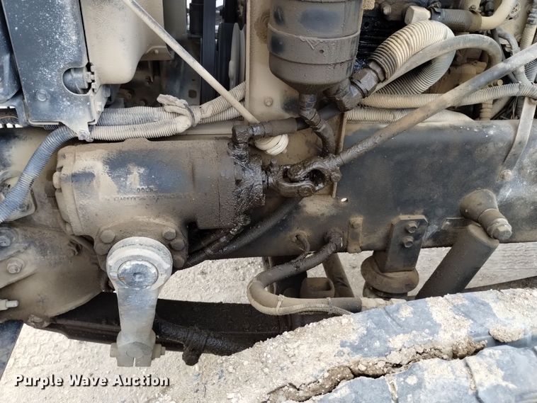 image for item DQ5975 1999 International 5000 ready mix truck