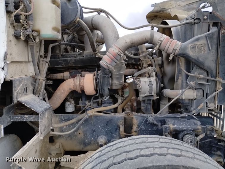 image for item DQ5975 1999 International 5000 ready mix truck