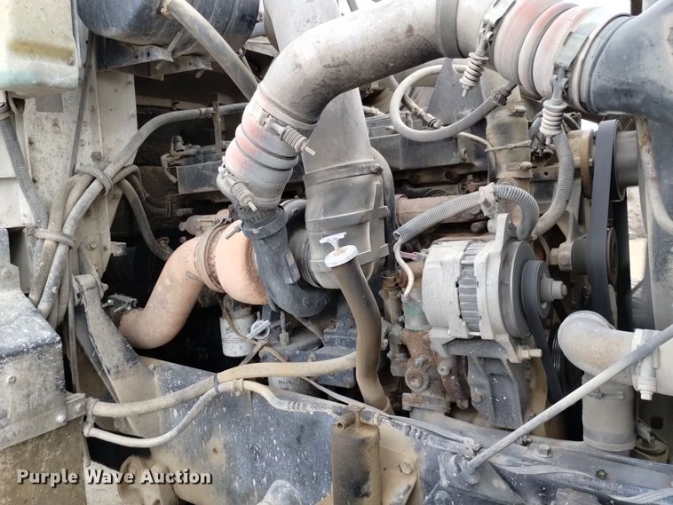 image for item DQ5975 1999 International 5000 ready mix truck