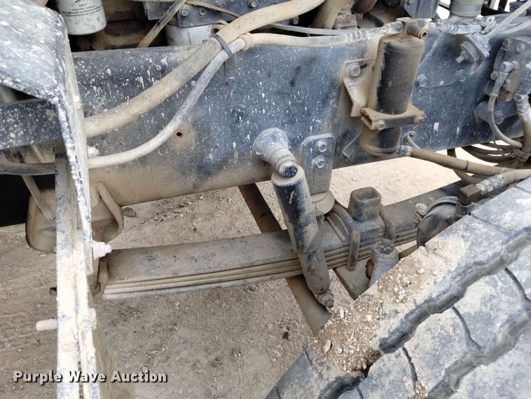 image for item DQ5975 1999 International 5000 ready mix truck