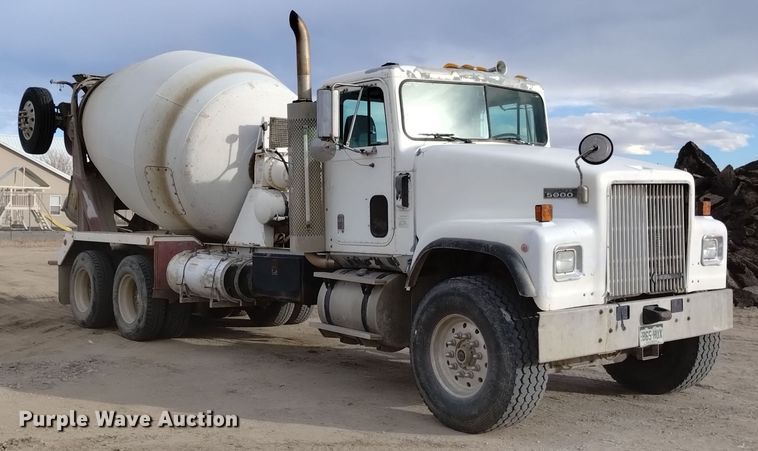 image for item DQ5977 2000 International 5000 ready mix truck