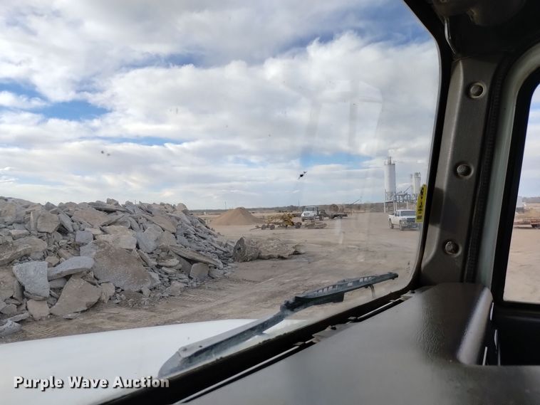 image for item DQ5977 2000 International 5000 ready mix truck