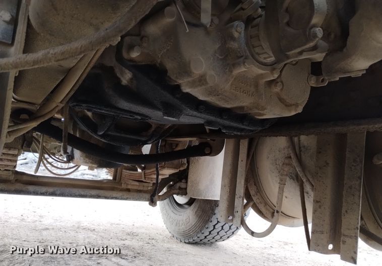 image for item DQ5977 2000 International 5000 ready mix truck