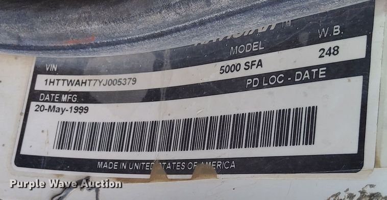 image for item DQ5977 2000 International 5000 ready mix truck