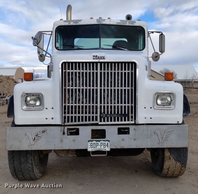 image for item DQ5978 1999 International 5000 ready mix truck