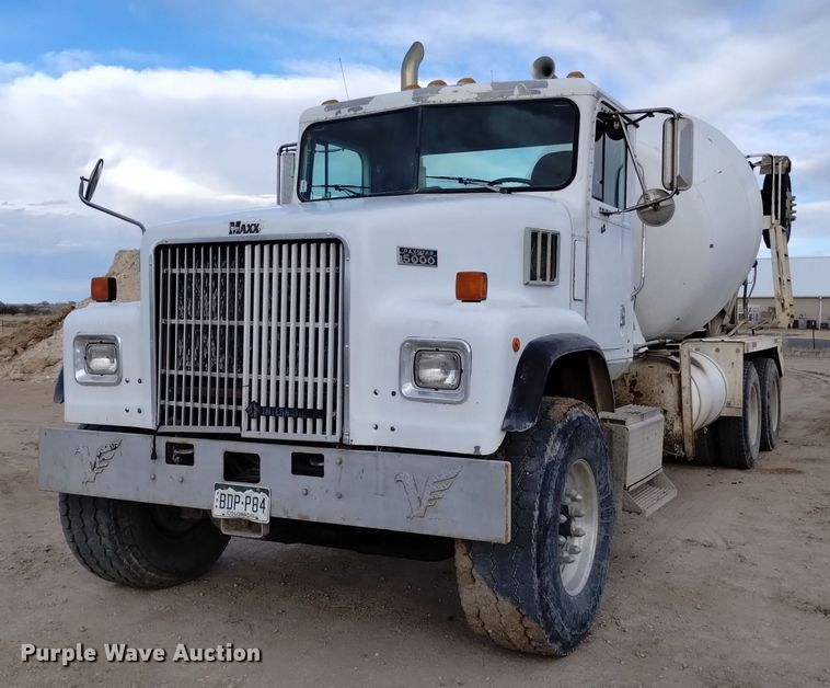 image for item DQ5978 1999 International 5000 ready mix truck