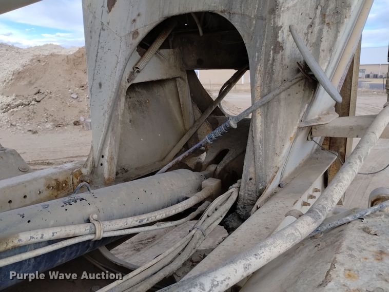 image for item DQ5978 1999 International 5000 ready mix truck