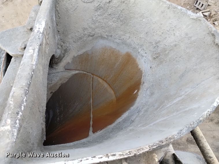 image for item DQ5978 1999 International 5000 ready mix truck