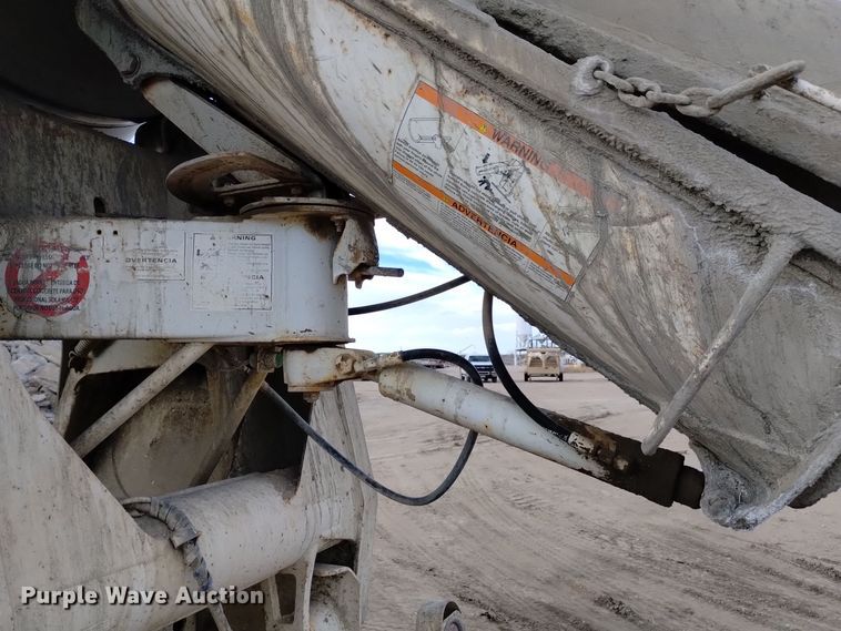 image for item DQ5978 1999 International 5000 ready mix truck