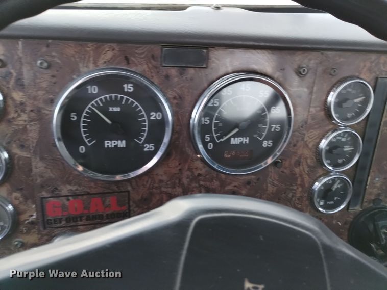 image for item DQ5978 1999 International 5000 ready mix truck