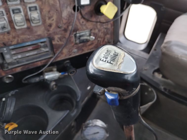 image for item DQ5978 1999 International 5000 ready mix truck