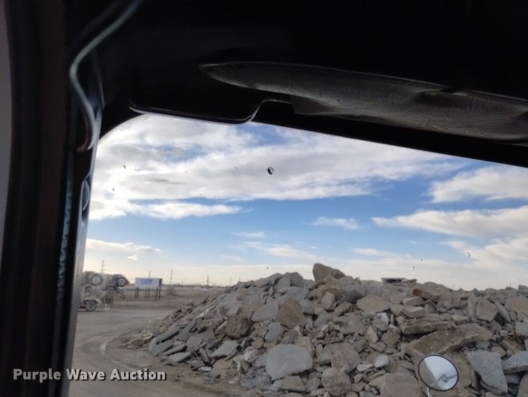 image for item DQ5978 1999 International 5000 ready mix truck