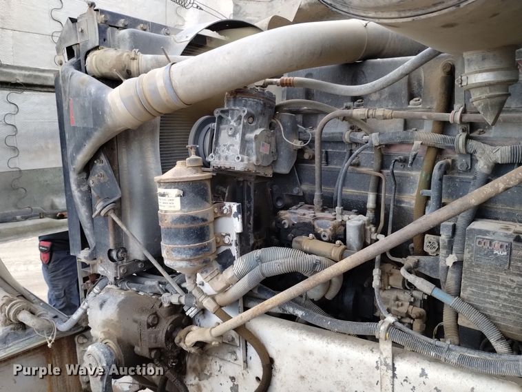 image for item DQ5978 1999 International 5000 ready mix truck