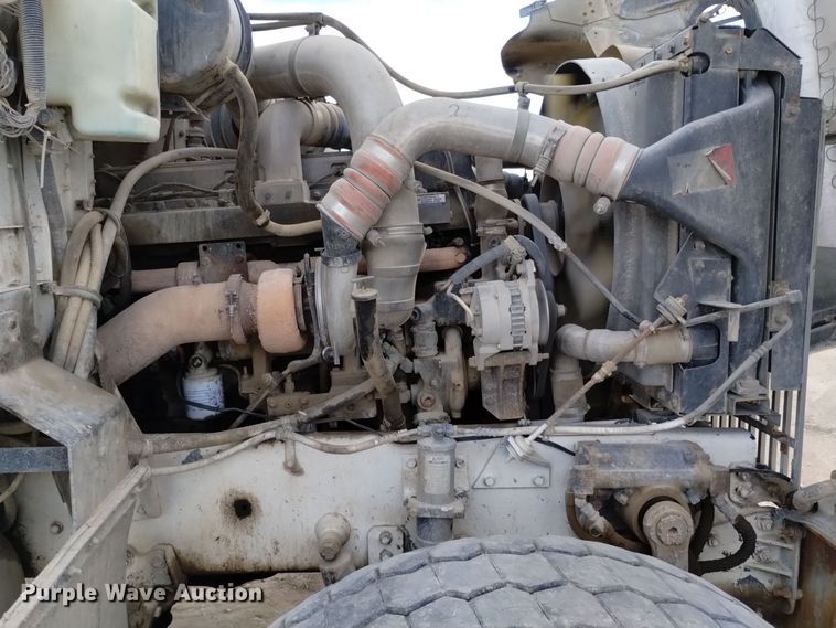 image for item DQ5978 1999 International 5000 ready mix truck