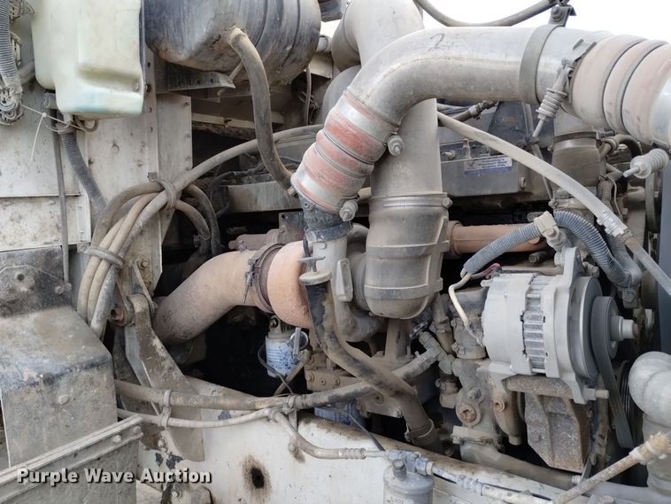 image for item DQ5978 1999 International 5000 ready mix truck