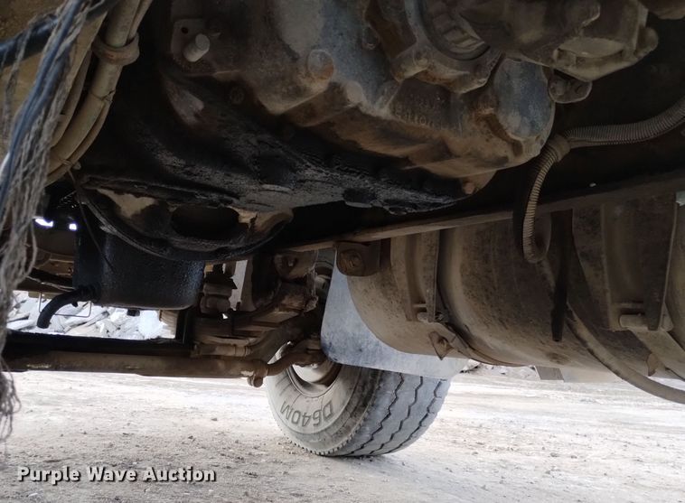 image for item DQ5978 1999 International 5000 ready mix truck