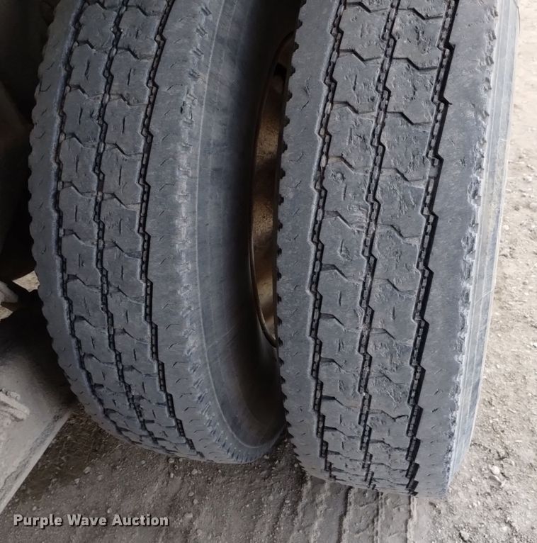 image for item DQ5978 1999 International 5000 ready mix truck