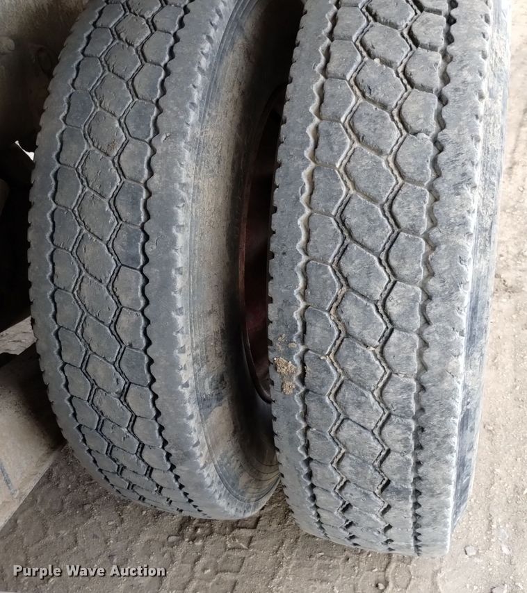 image for item DQ5978 1999 International 5000 ready mix truck