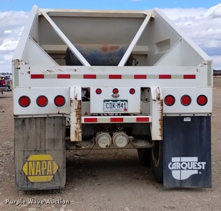 image for item DQ5979 2015 Dakota  bottom dump trailer
