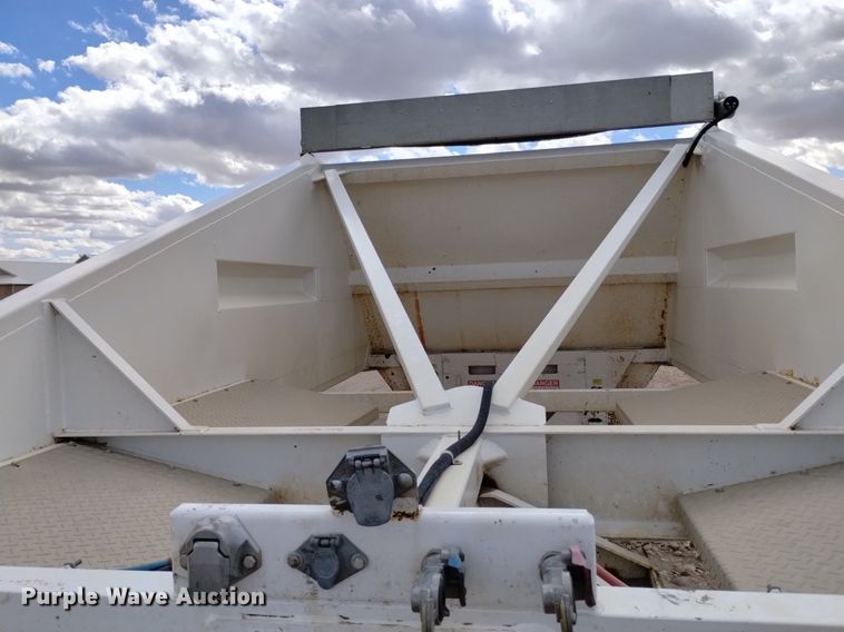 image for item DQ5979 2015 Dakota  bottom dump trailer