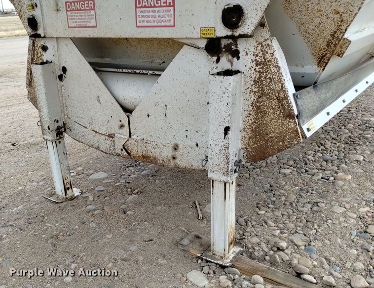 image for item DQ5979 2015 Dakota  bottom dump trailer