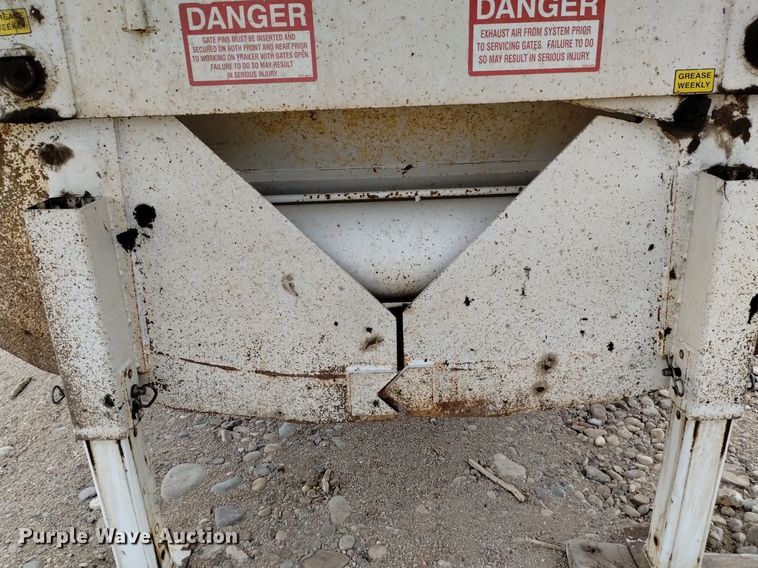 image for item DQ5979 2015 Dakota  bottom dump trailer