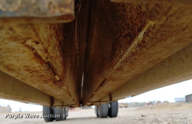 image for item DQ5979 2015 Dakota  bottom dump trailer