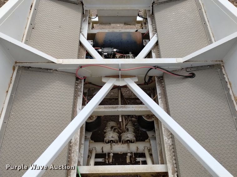 image for item DQ5979 2015 Dakota  bottom dump trailer