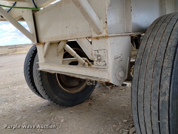 image for item DQ5979 2015 Dakota  bottom dump trailer