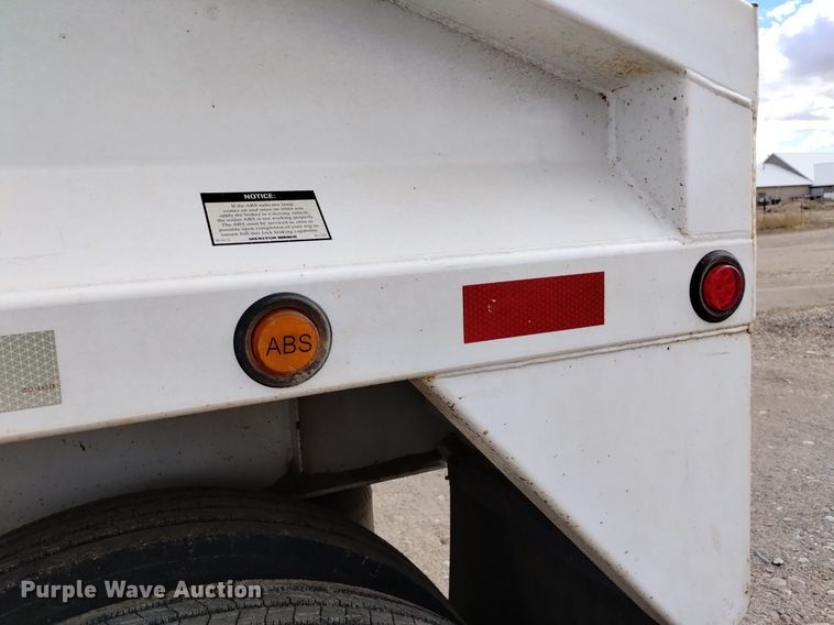 image for item DQ5979 2015 Dakota  bottom dump trailer