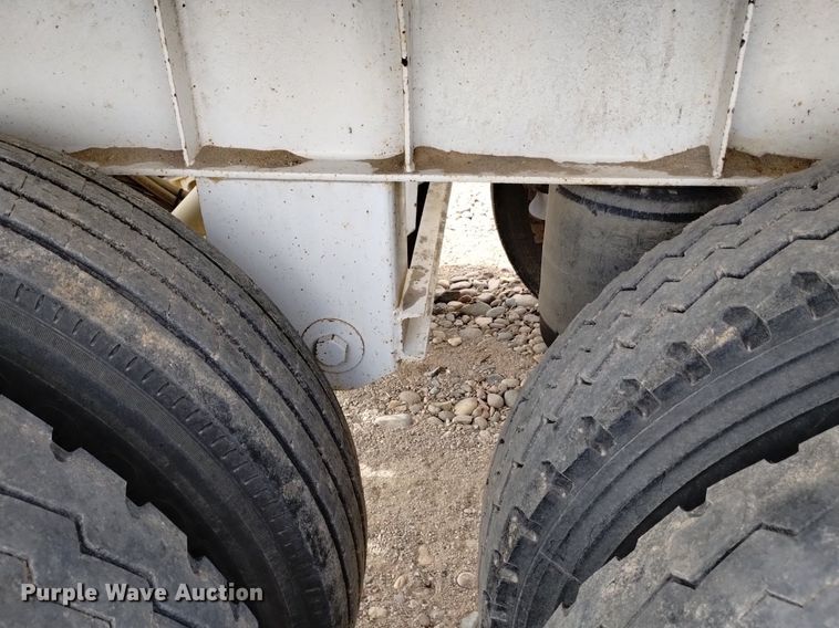 image for item DQ5979 2015 Dakota  bottom dump trailer