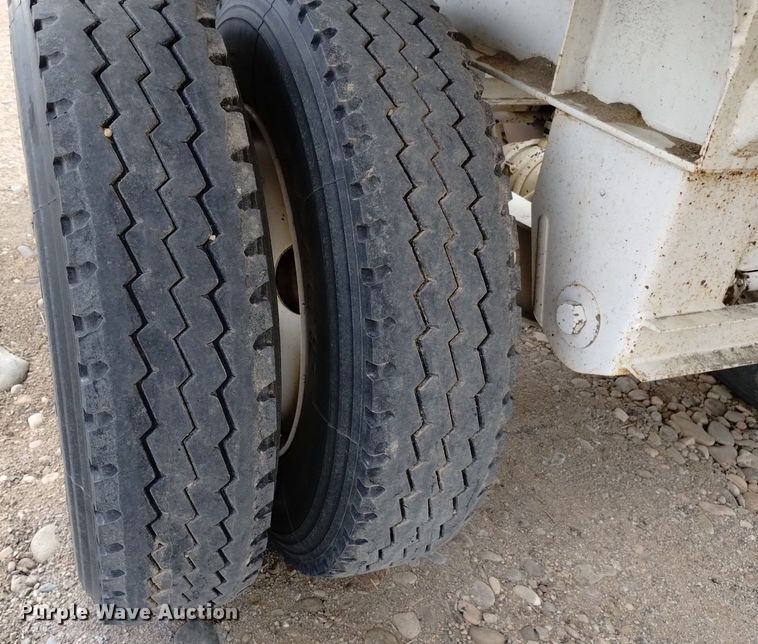 image for item DQ5979 2015 Dakota  bottom dump trailer