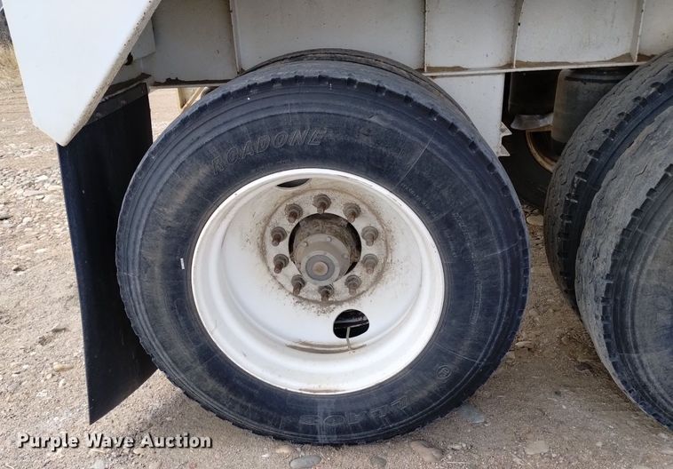 image for item DQ5979 2015 Dakota  bottom dump trailer