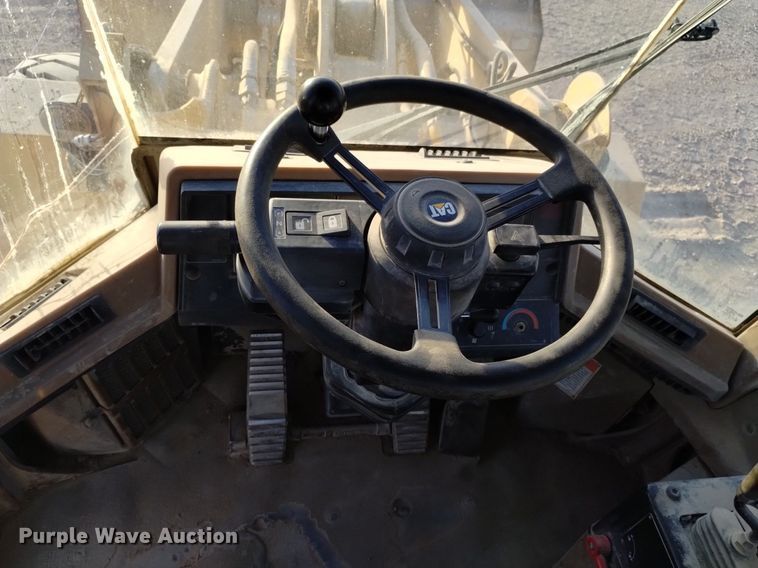 image for item DQ5980 1996 Caterpillar 928F wheel loader