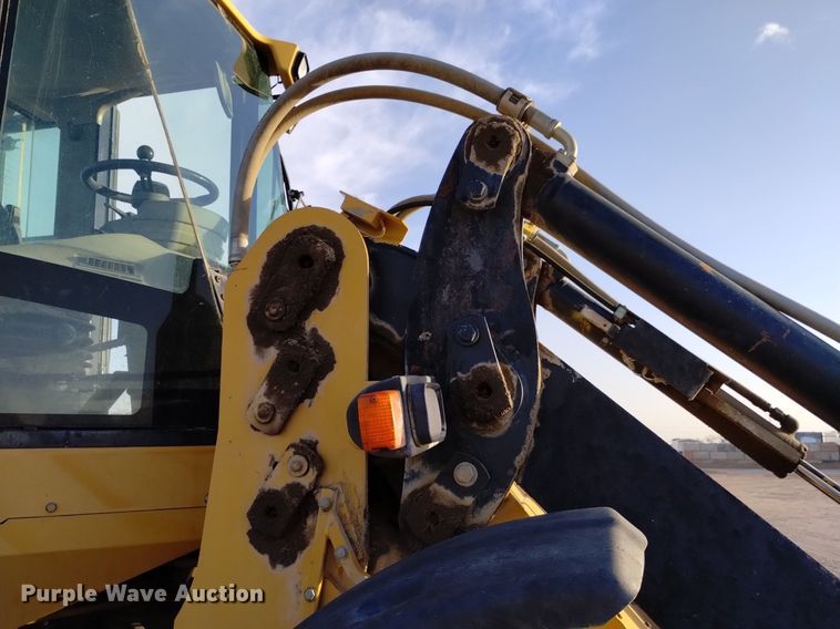 image for item DQ5981 1999 Caterpillar IT28G integrated tool carrier