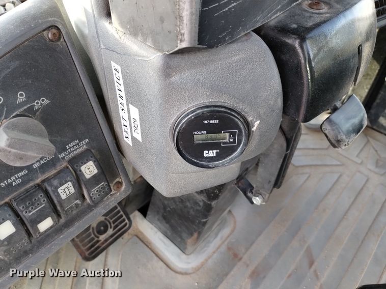 image for item DQ5981 1999 Caterpillar IT28G integrated tool carrier