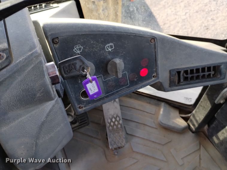 image for item DQ5981 1999 Caterpillar IT28G integrated tool carrier