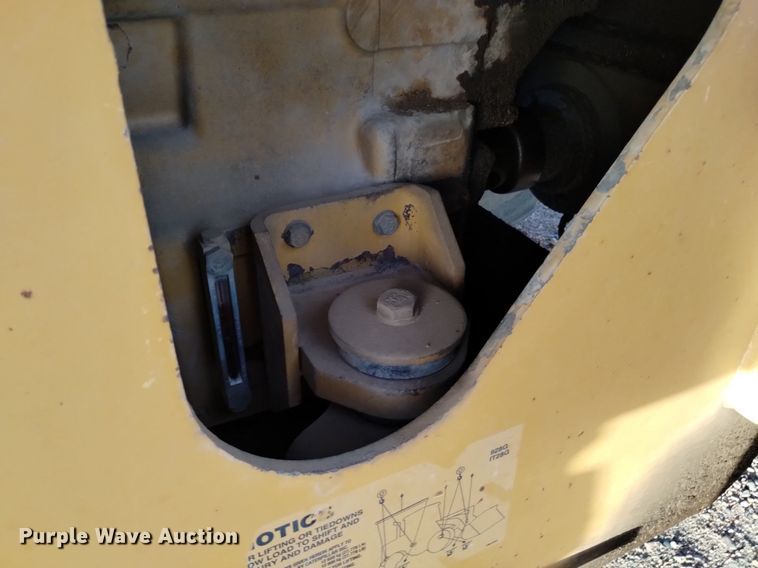 image for item DQ5981 1999 Caterpillar IT28G integrated tool carrier