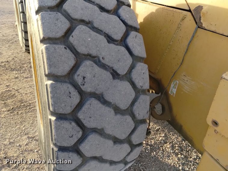 image for item DQ5981 1999 Caterpillar IT28G integrated tool carrier