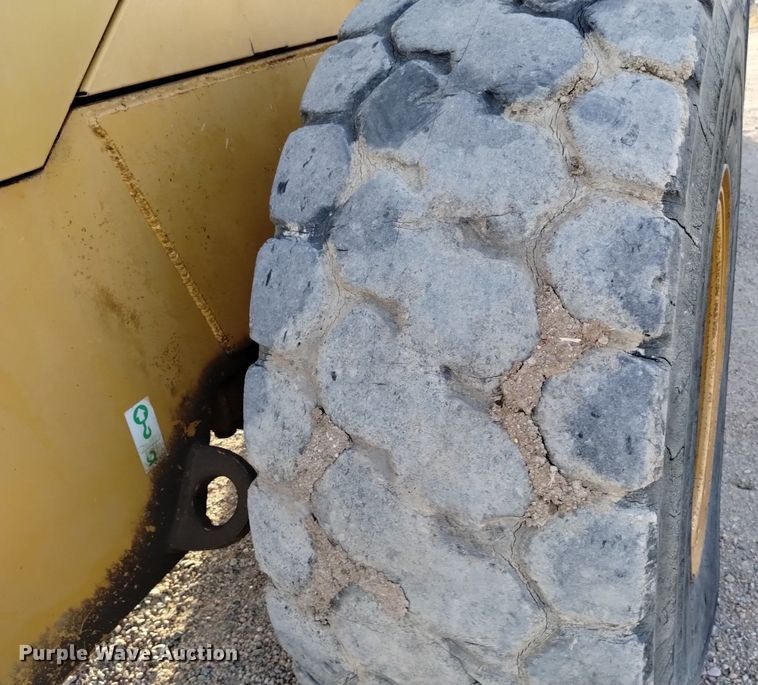 image for item DQ5981 1999 Caterpillar IT28G integrated tool carrier