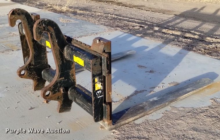 image for item DQ5981 1999 Caterpillar IT28G integrated tool carrier