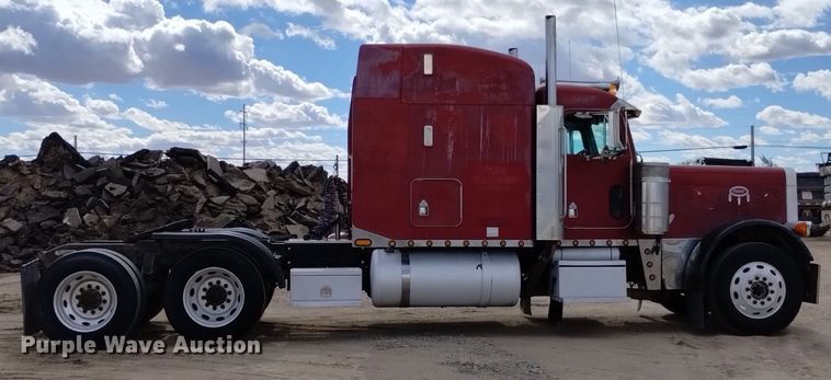 image for item DQ5984 1997 Peterbilt 379 semi truck