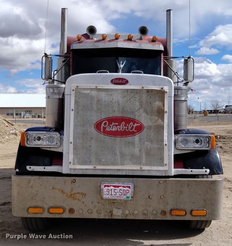 image for item DQ5984 1997 Peterbilt 379 semi truck