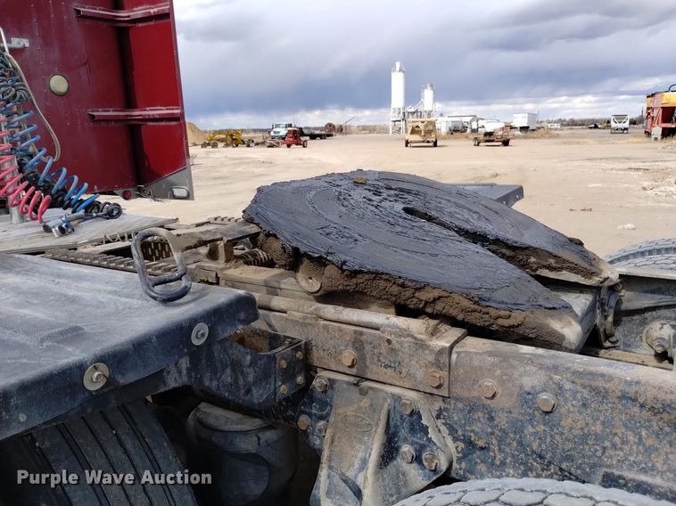 image for item DQ5984 1997 Peterbilt 379 semi truck