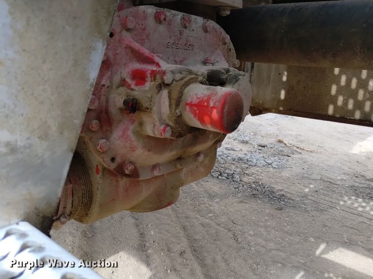 image for item DQ5984 1997 Peterbilt 379 semi truck