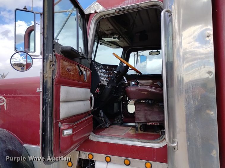 image for item DQ5984 1997 Peterbilt 379 semi truck