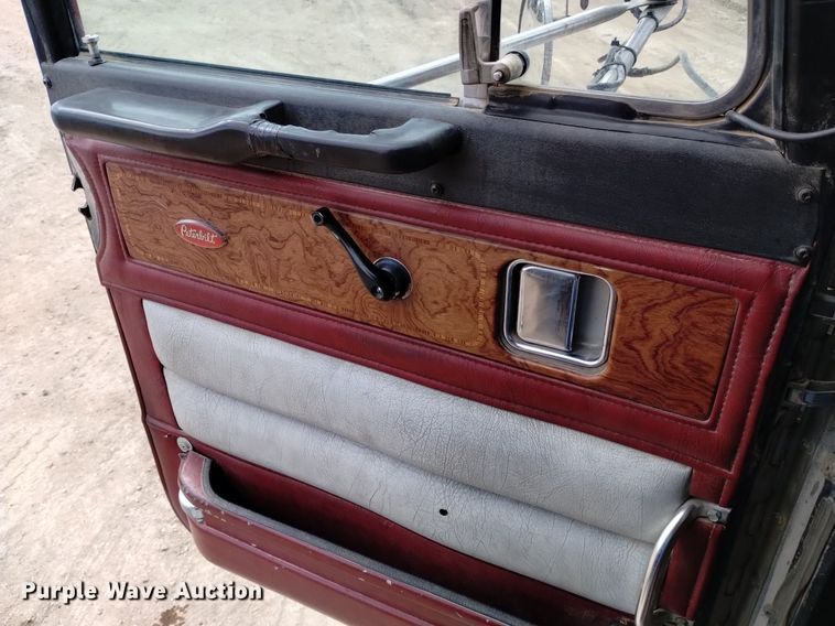 image for item DQ5984 1997 Peterbilt 379 semi truck