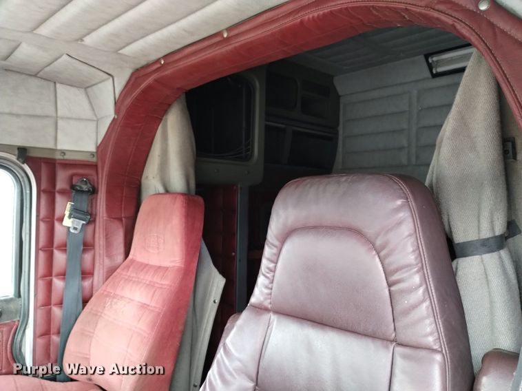 image for item DQ5984 1997 Peterbilt 379 semi truck