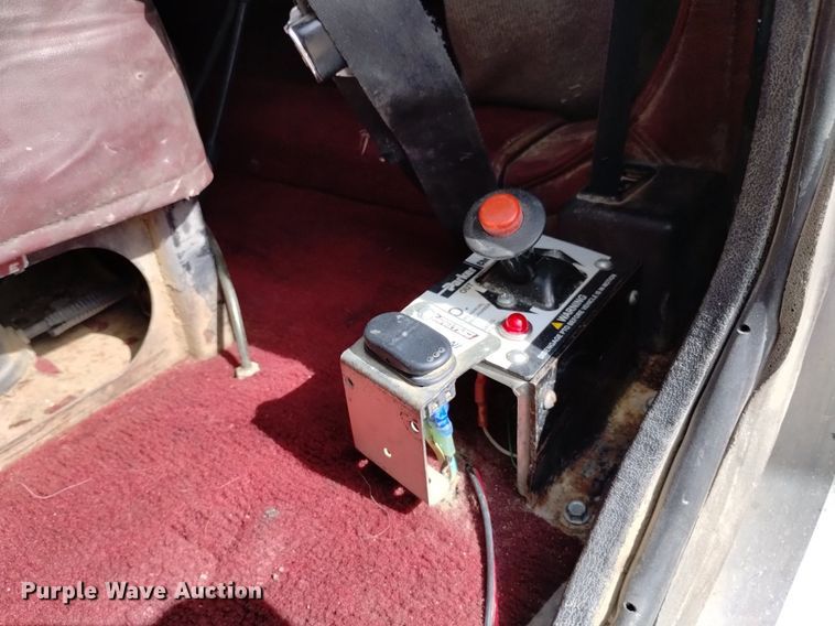 image for item DQ5984 1997 Peterbilt 379 semi truck