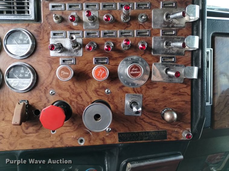 image for item DQ5984 1997 Peterbilt 379 semi truck